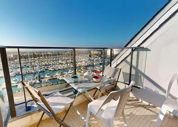 Le Balcon Du Port Apartment *